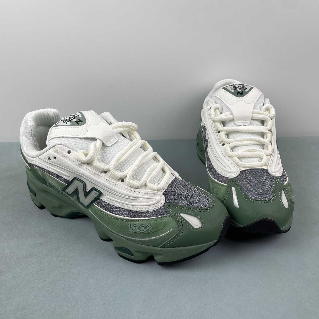 New Balance 1000