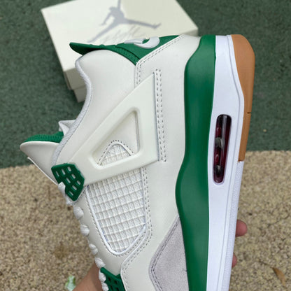 Air Jordan 4