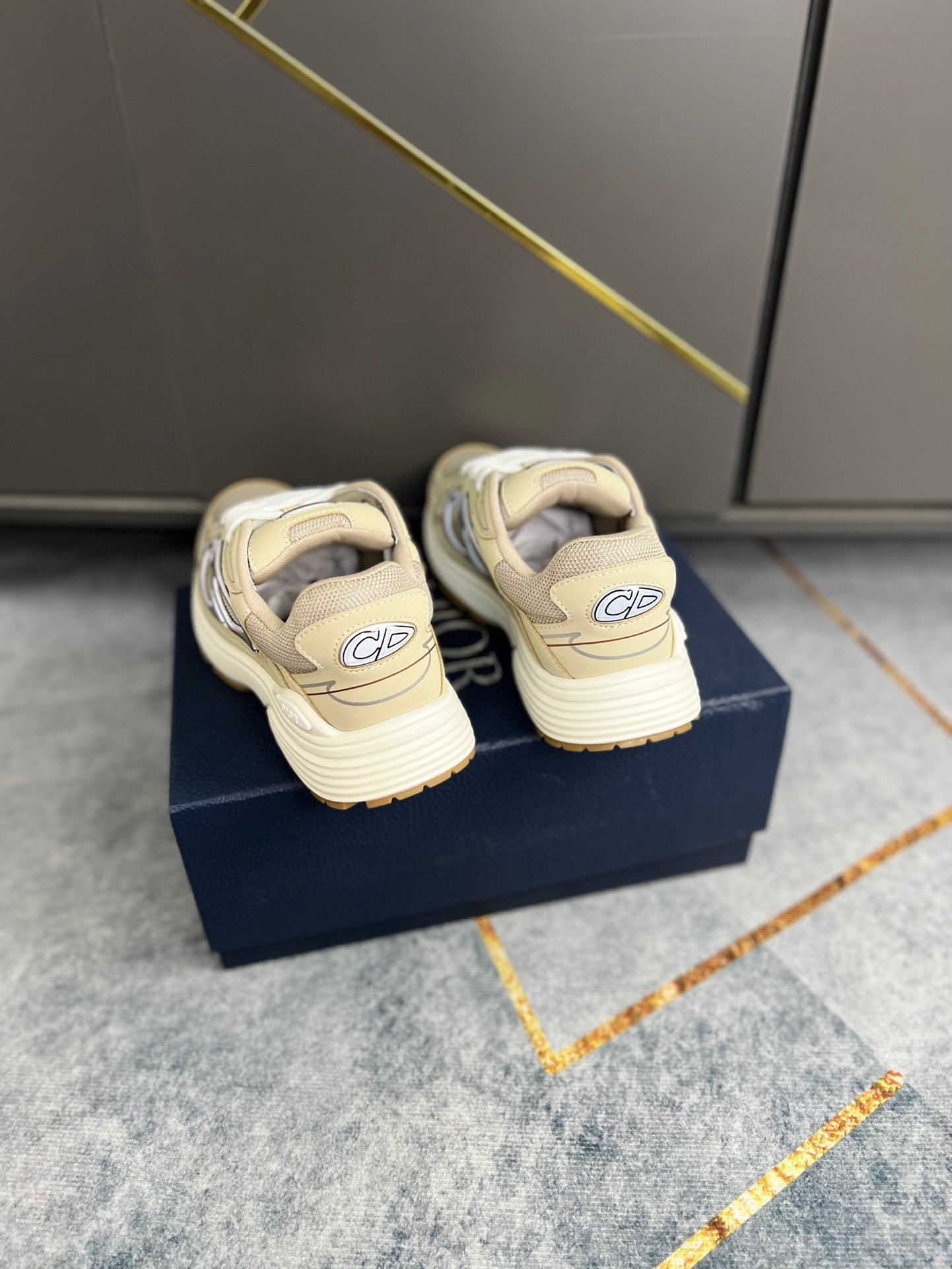 Dior B30