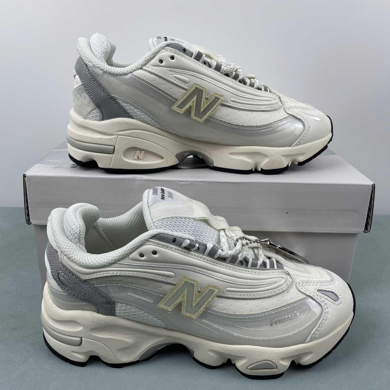 New Balance 1000