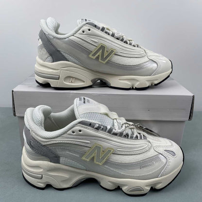 New Balance 1000