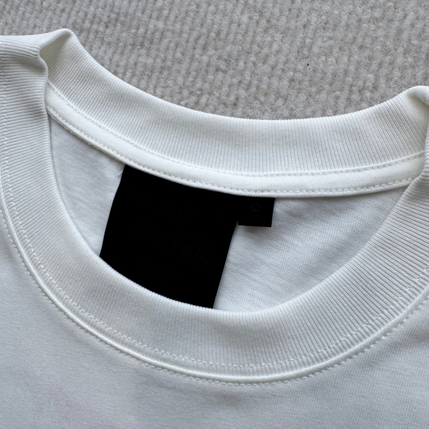 Syna World T-shirt