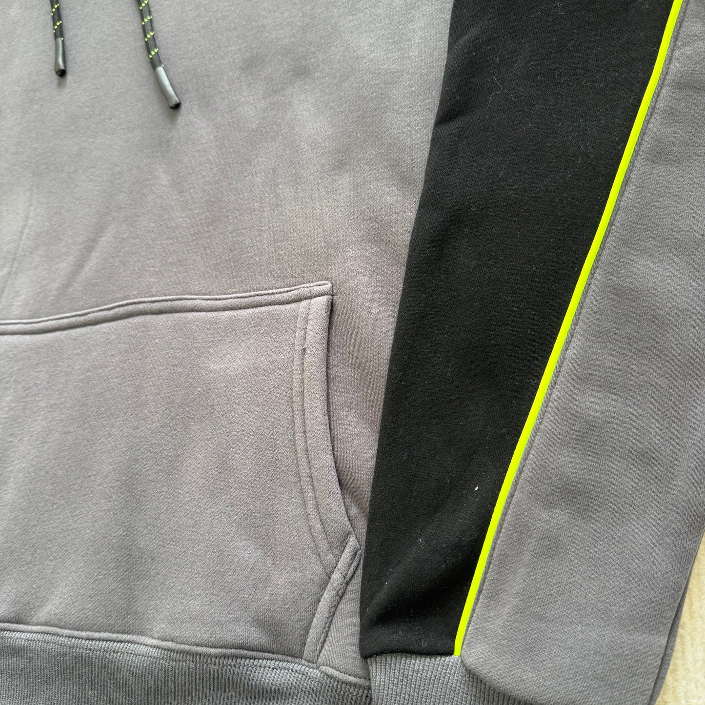 Syna World Hoodie Sweater
