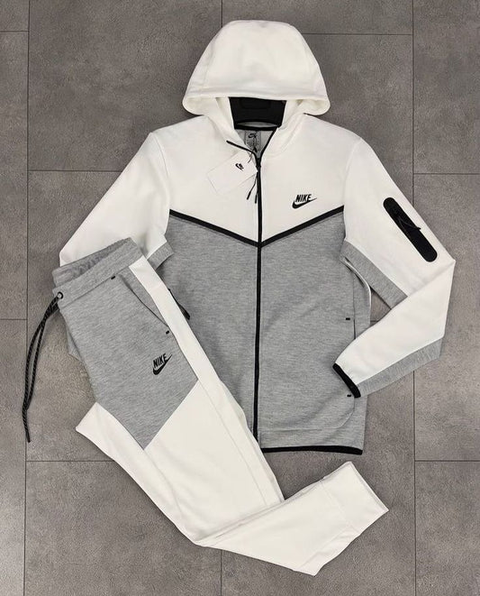 Nike Tech Fleece