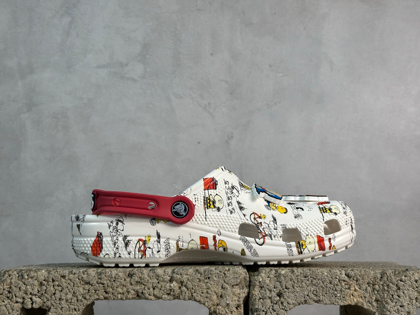 Crocs Classic Peanuts Clog