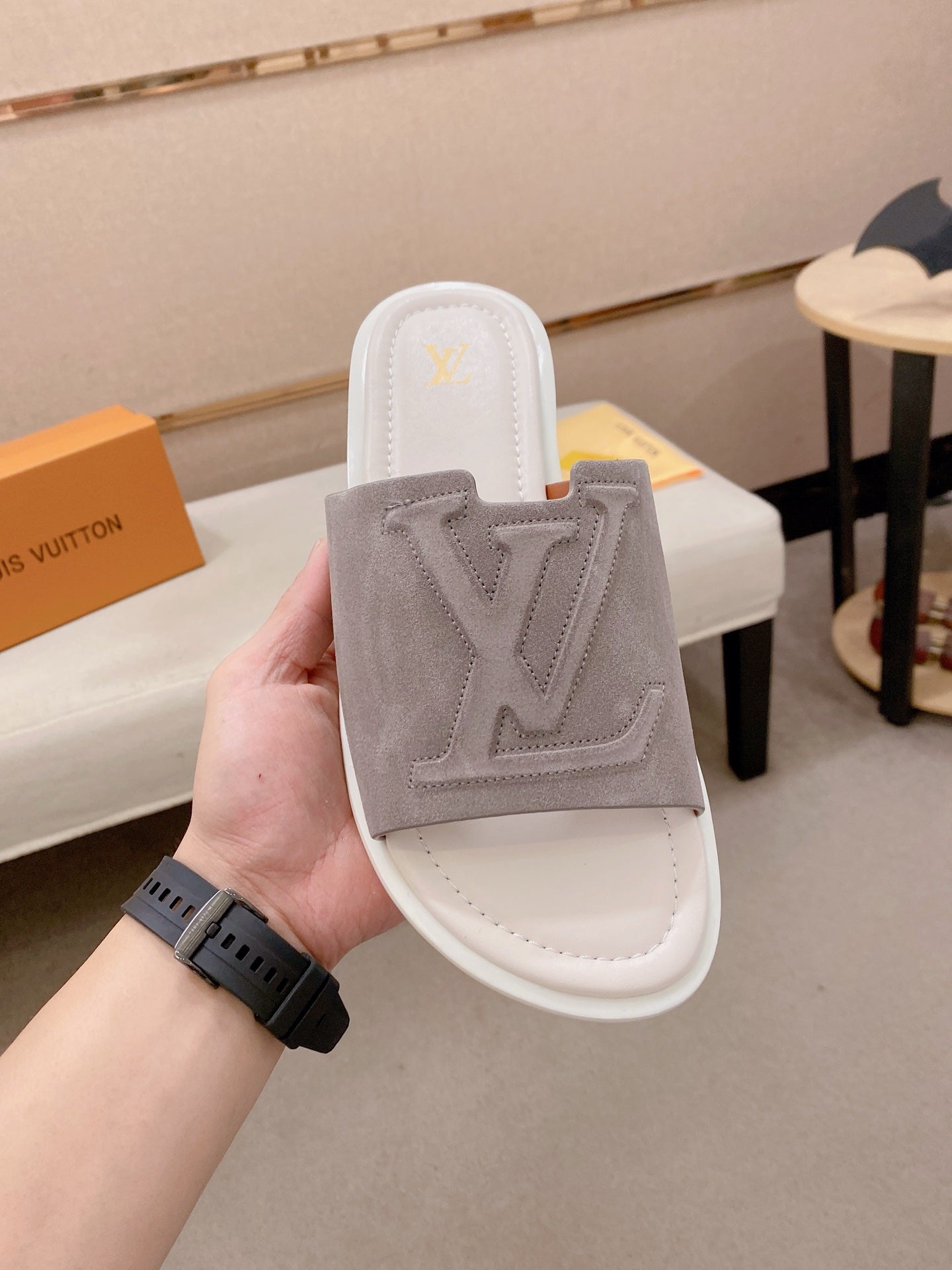 Louis Vuitton Chinelos