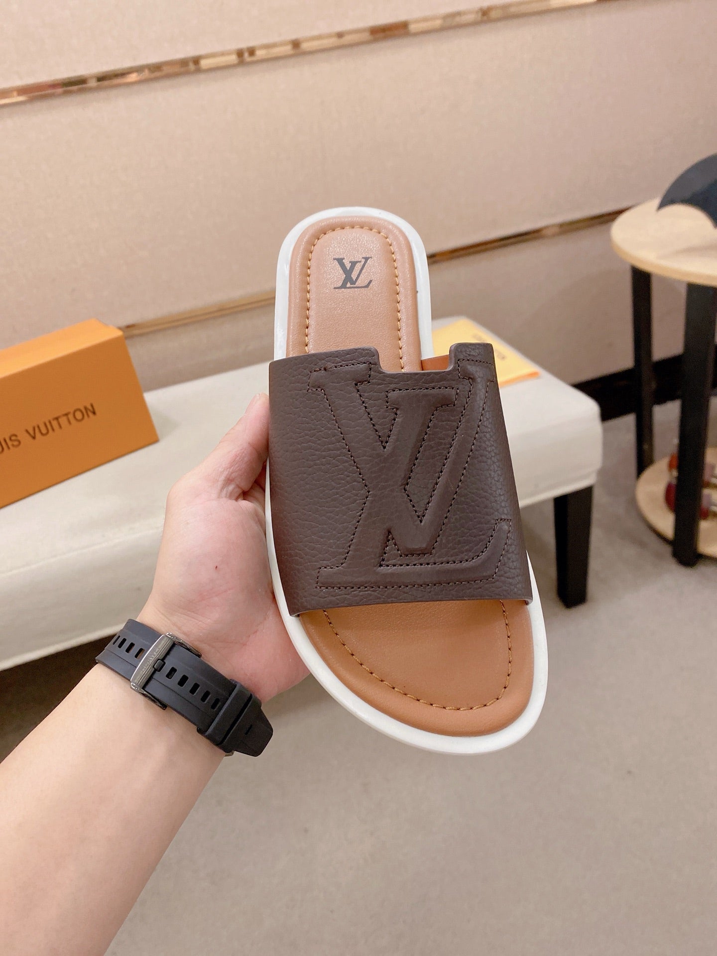 Louis Vuitton Chinelos