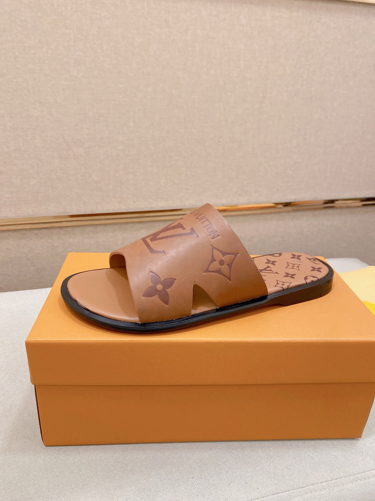 Louis Vuitton Chinelos