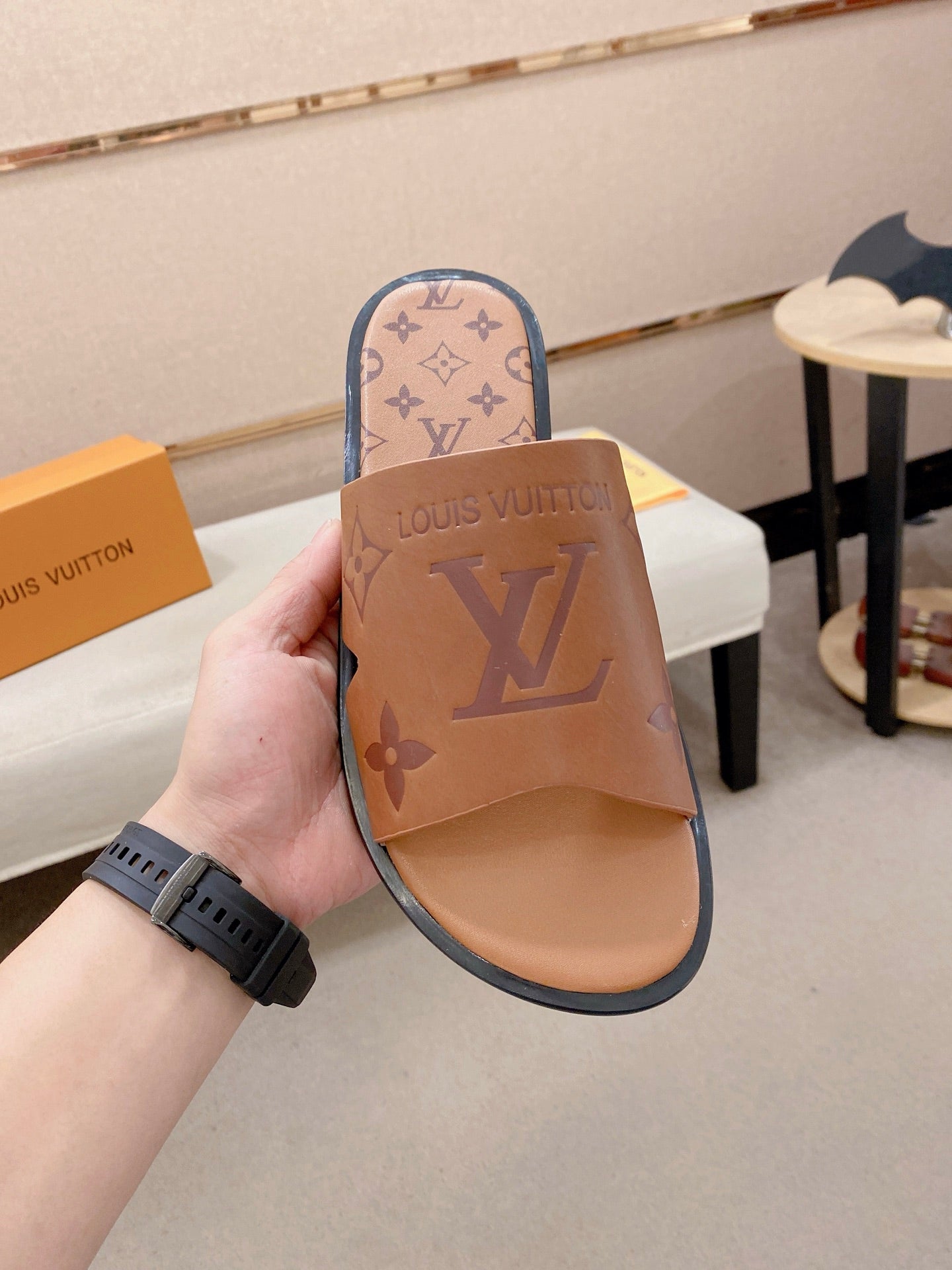 Louis Vuitton Chinelos