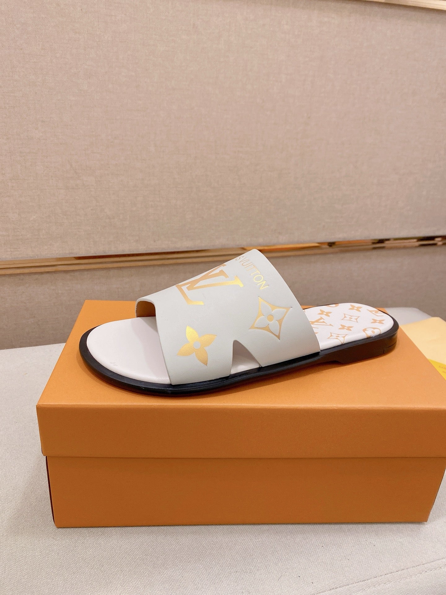 Louis Vuitton Chinelos