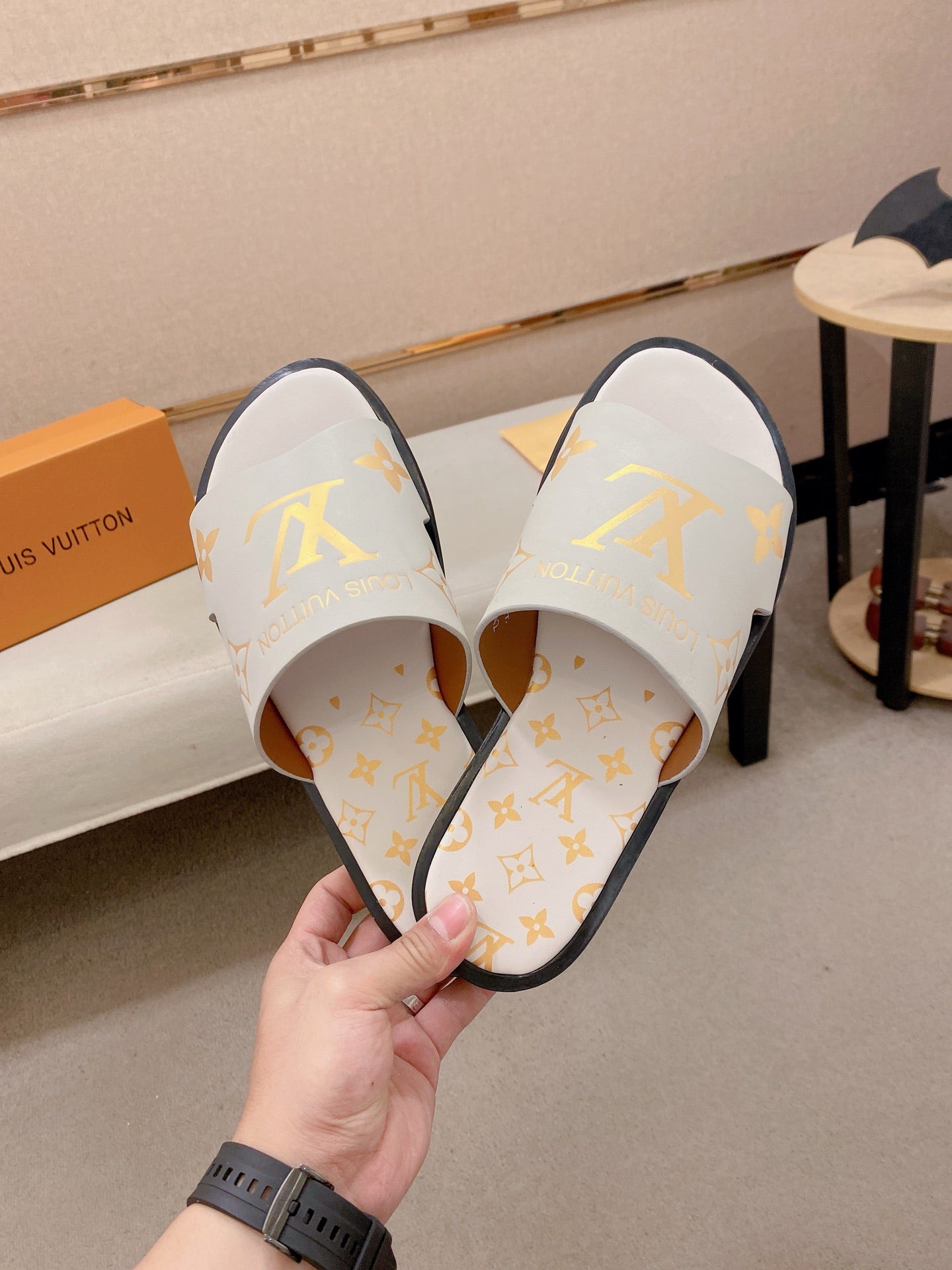Louis Vuitton Chinelos