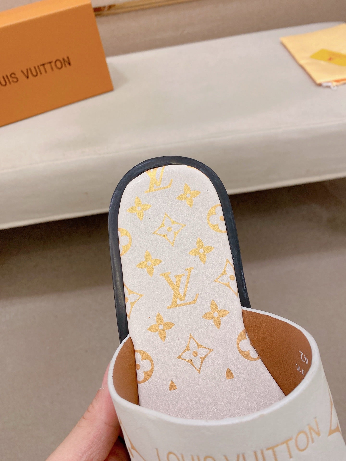 Louis Vuitton Chinelos