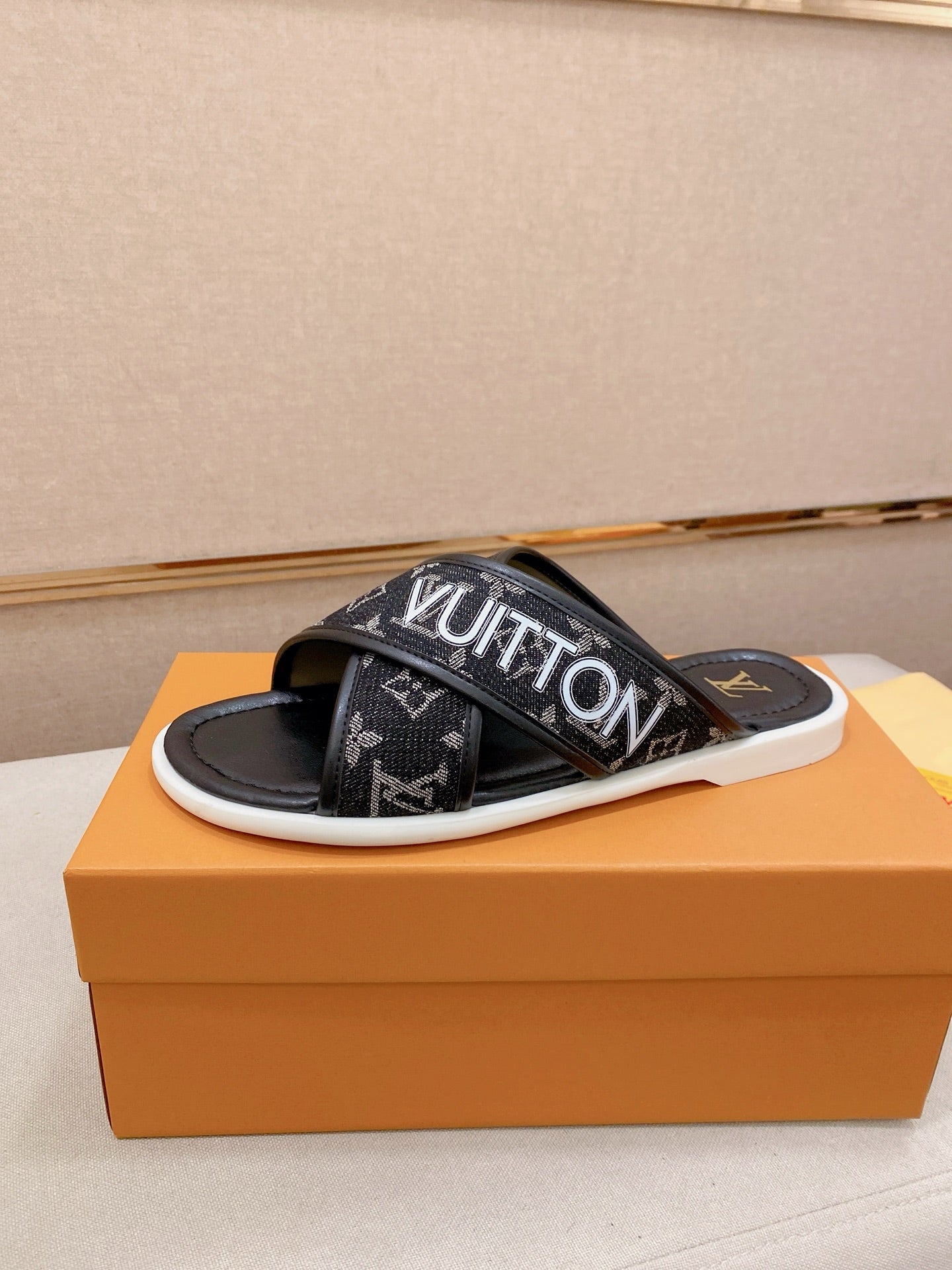 Louis Vuitton Chinelos