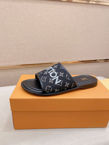 Louis Vuitton Chinelos