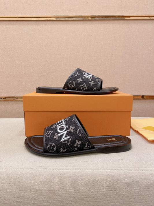 Louis Vuitton Chinelos