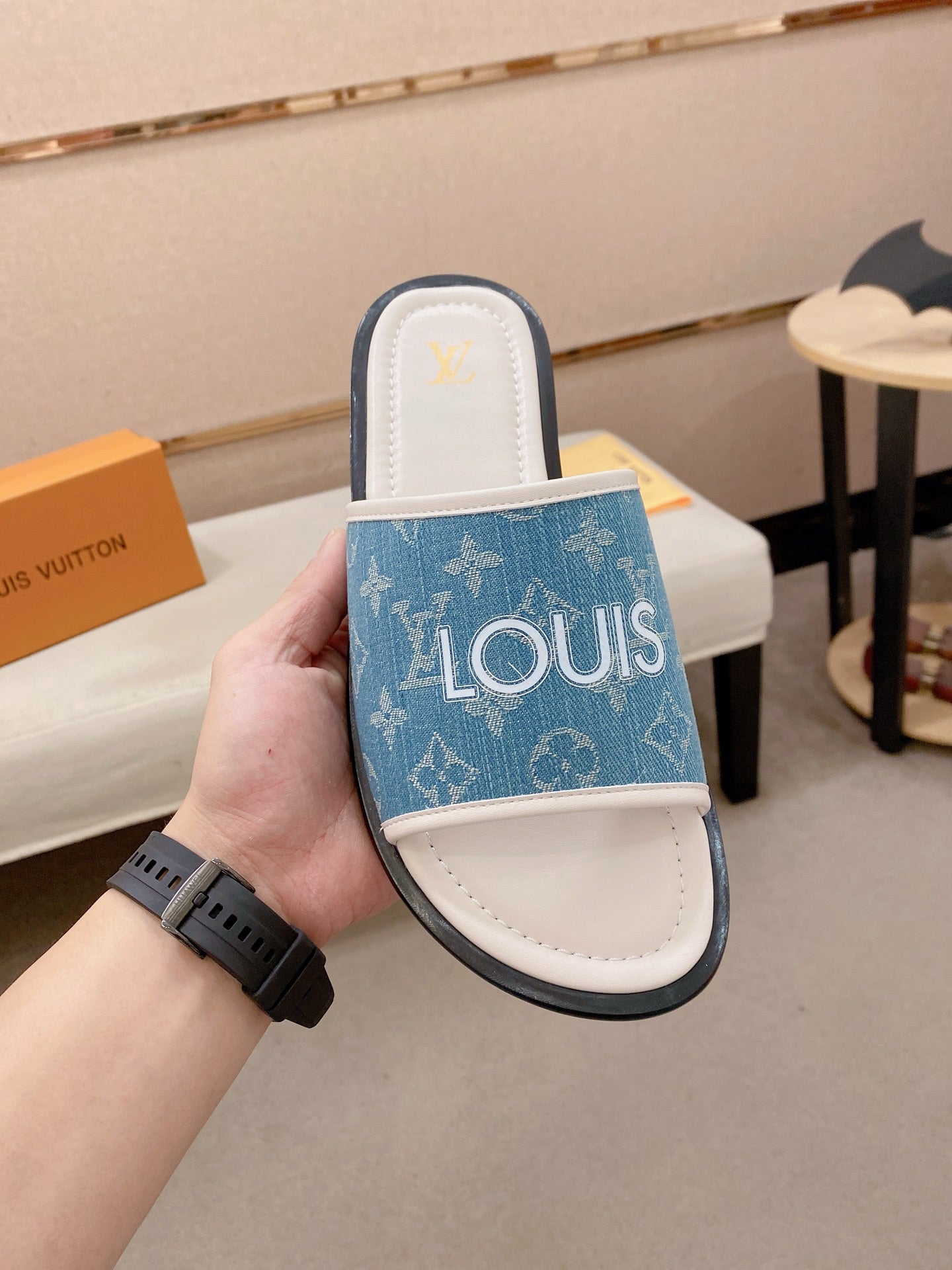Louis Vuitton Chinelos