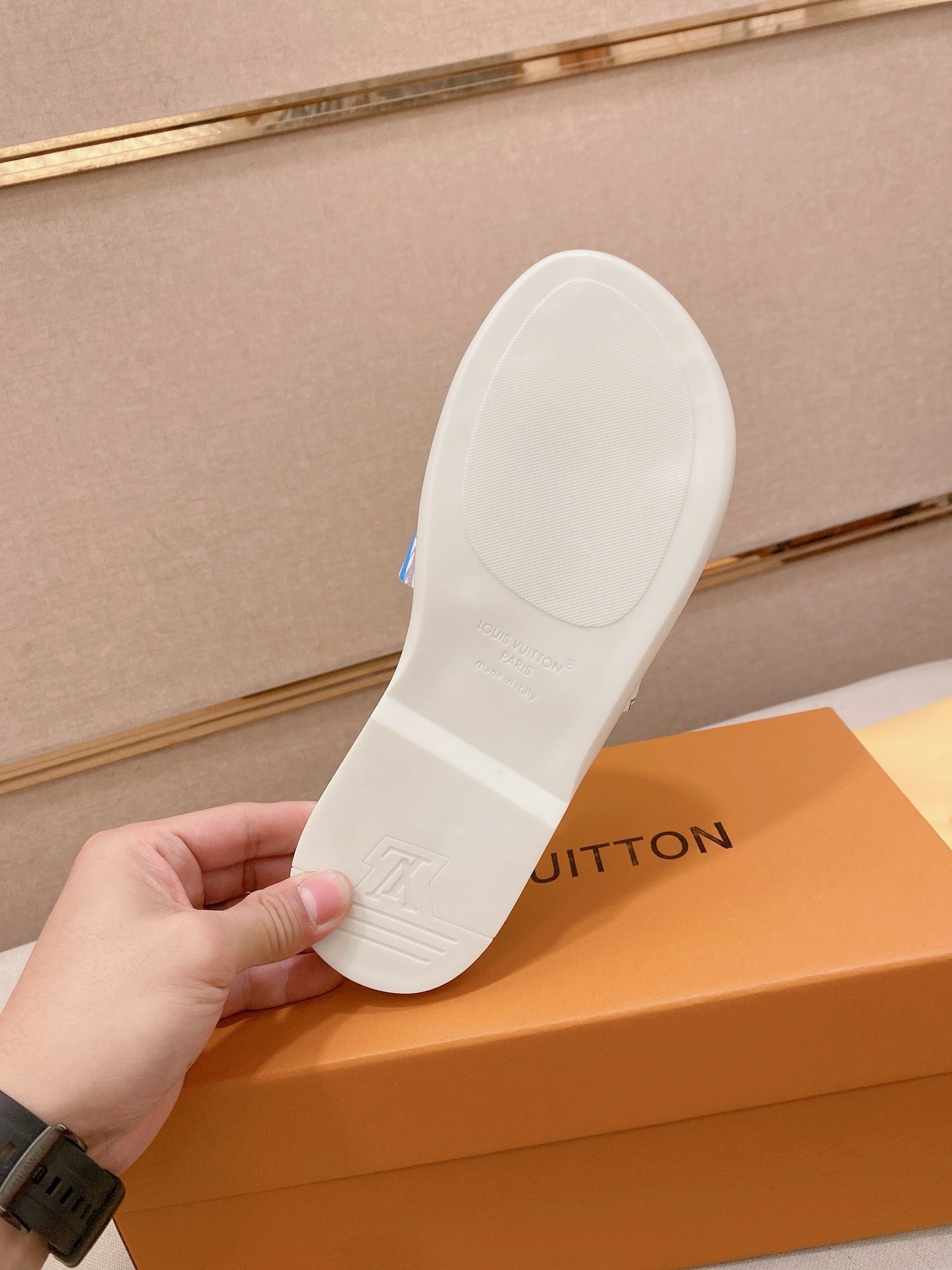 Louis Vuitton Chinelos
