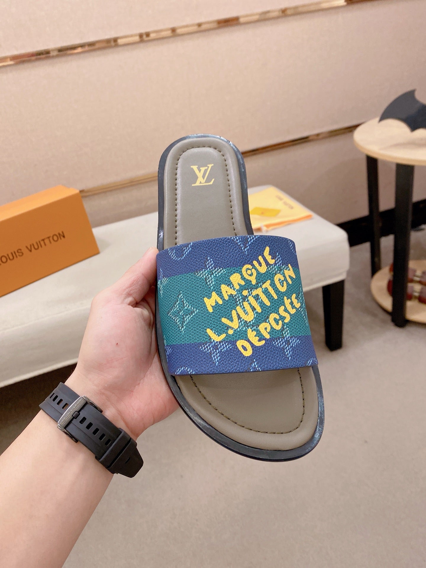 Louis Vuitton Chinelos