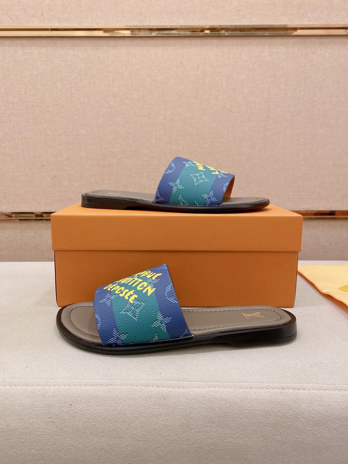 Louis Vuitton Chinelos