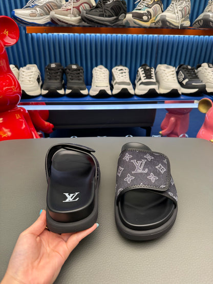 Louis Vuitton Chinelos