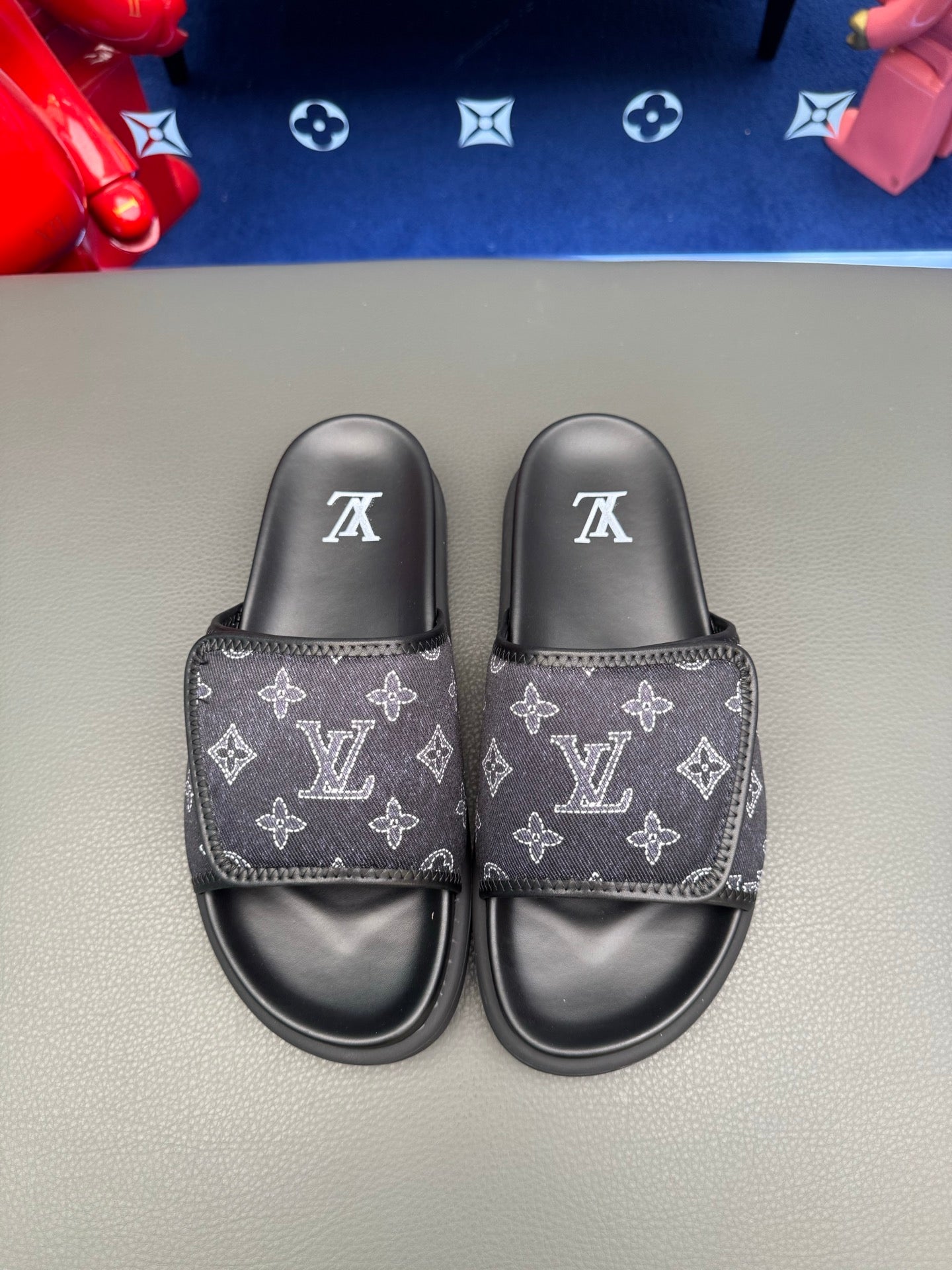 Louis Vuitton Chinelos