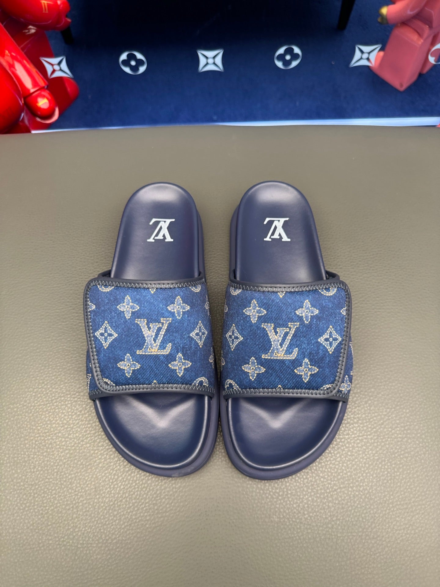 Louis Vuitton Chinelos