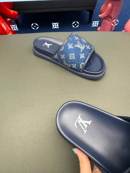Louis Vuitton Chinelos
