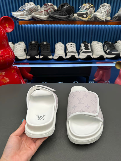 Louis Vuitton Chinelos