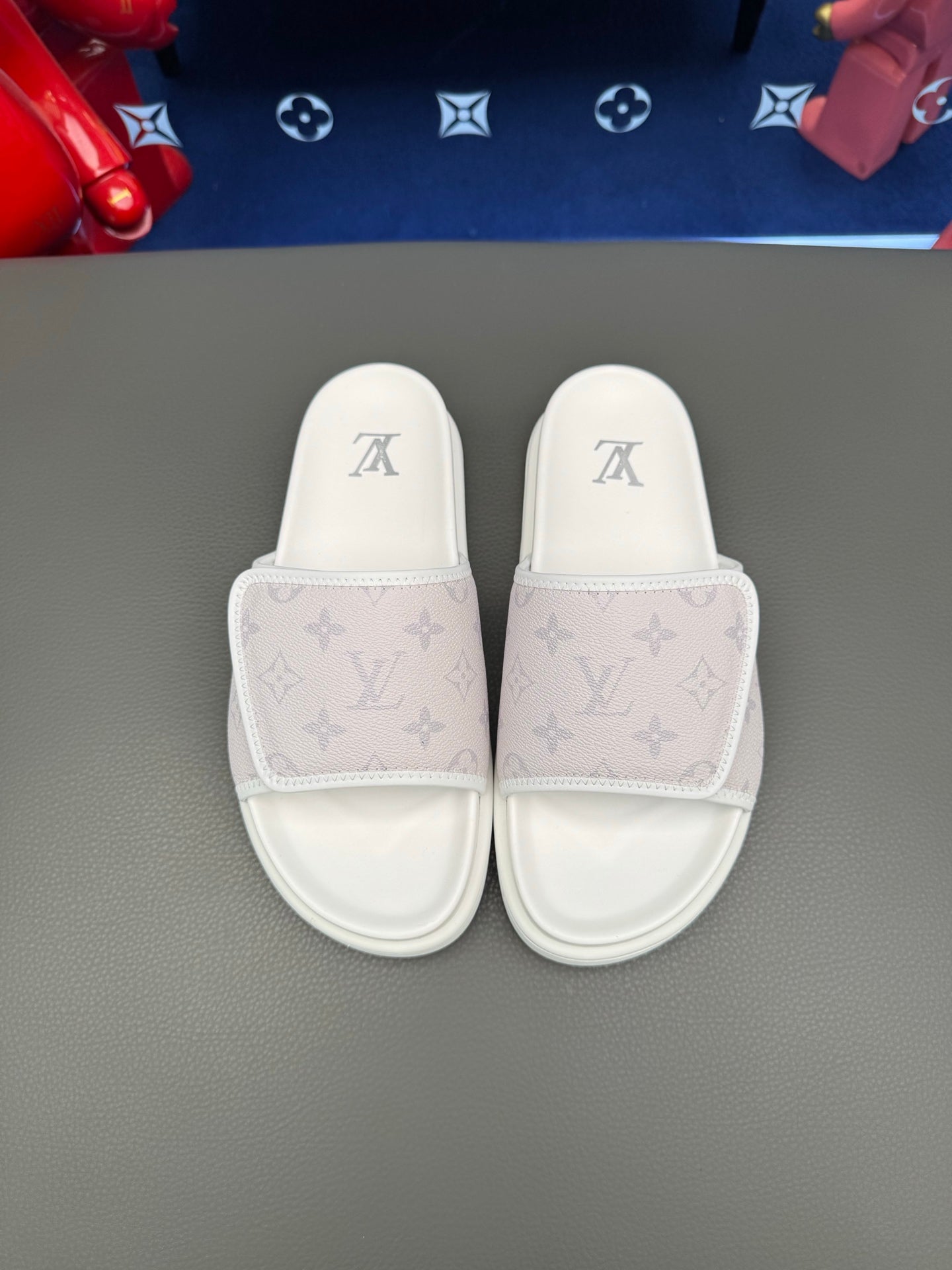 Louis Vuitton Chinelos