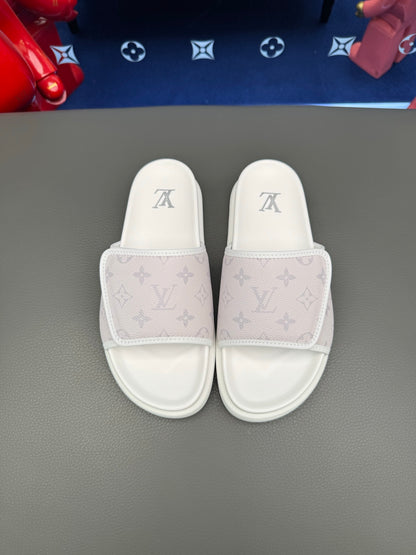 Louis Vuitton Chinelos
