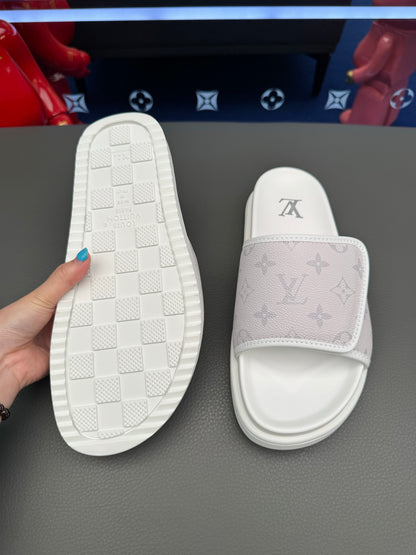 Louis Vuitton Chinelos
