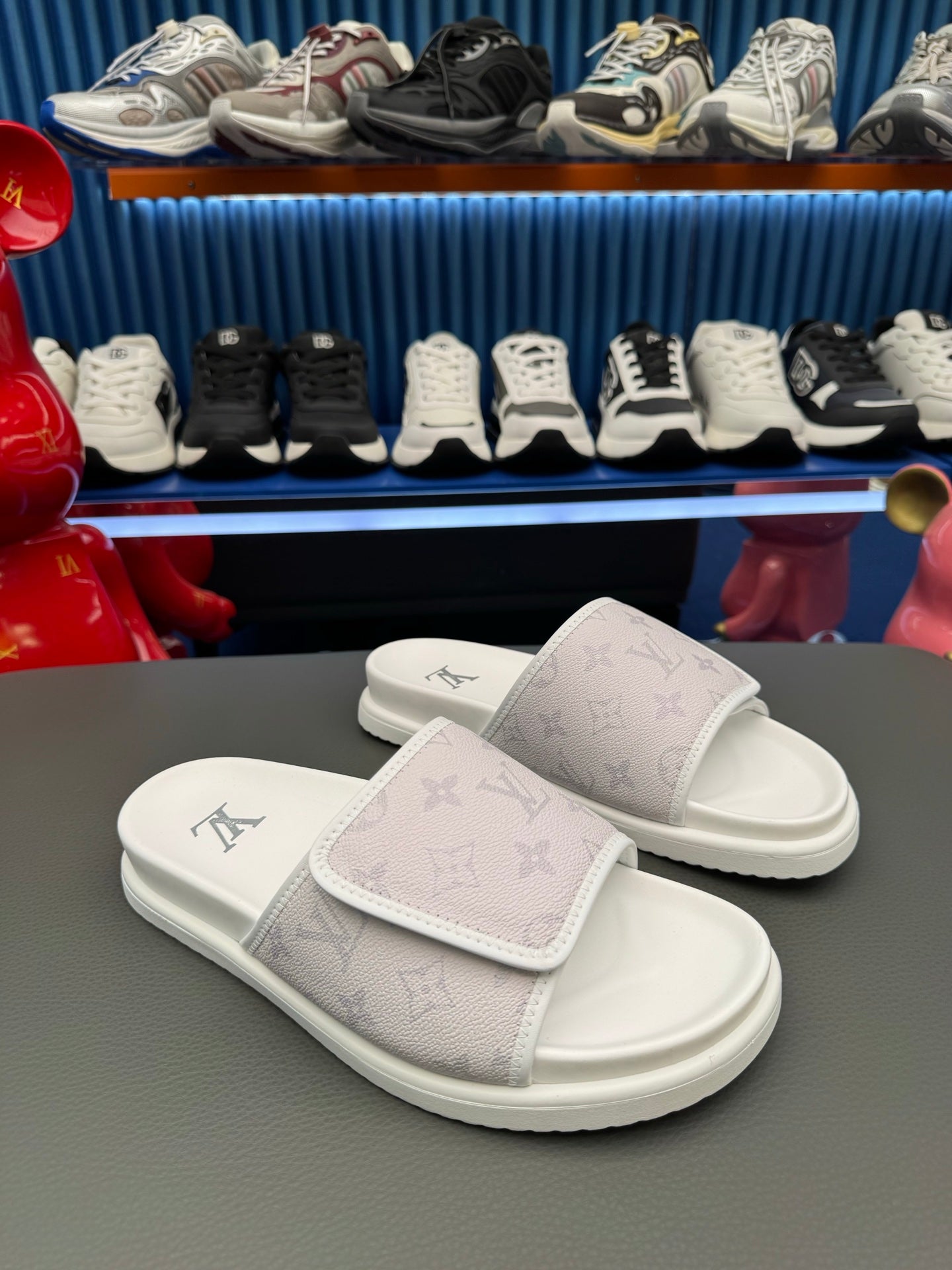 Louis Vuitton Chinelos
